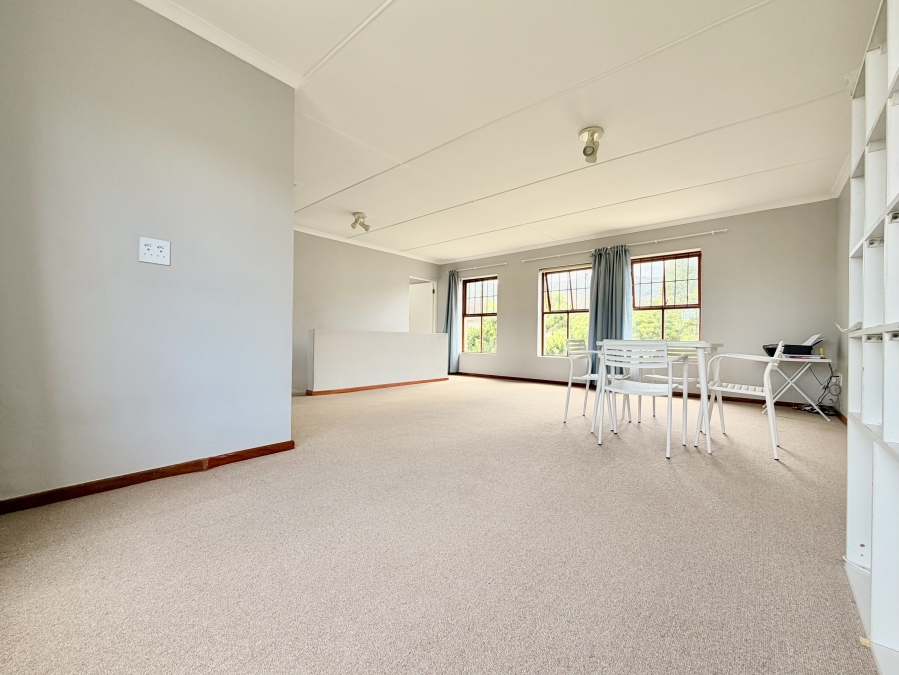 3 Bedroom Property for Sale in Sandbaai Western Cape